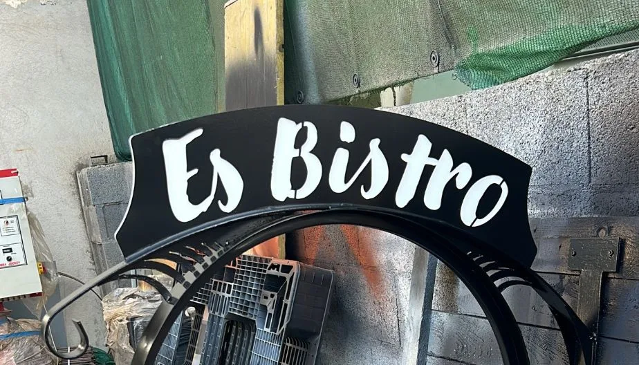 Cartel Es bistro