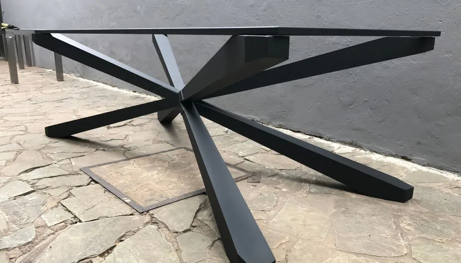 Mesa de hierro
