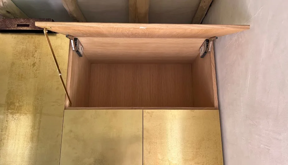 Mueble Latón