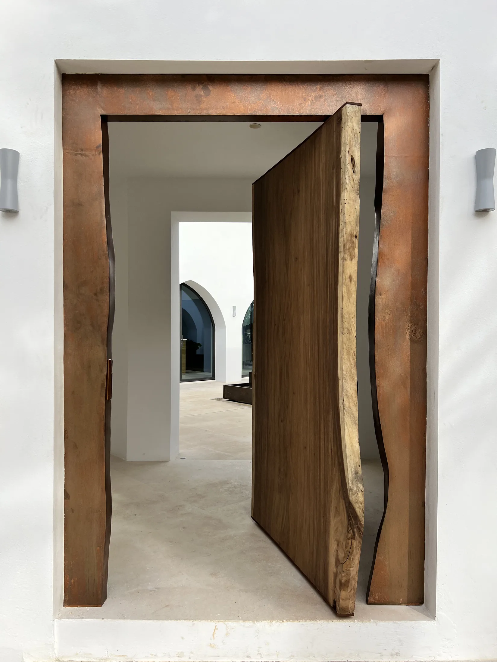Puerta de cobre y madera 3